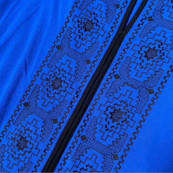 Adrianna Papell keyhole embroidered top. NWOT - Picture 5 of 6